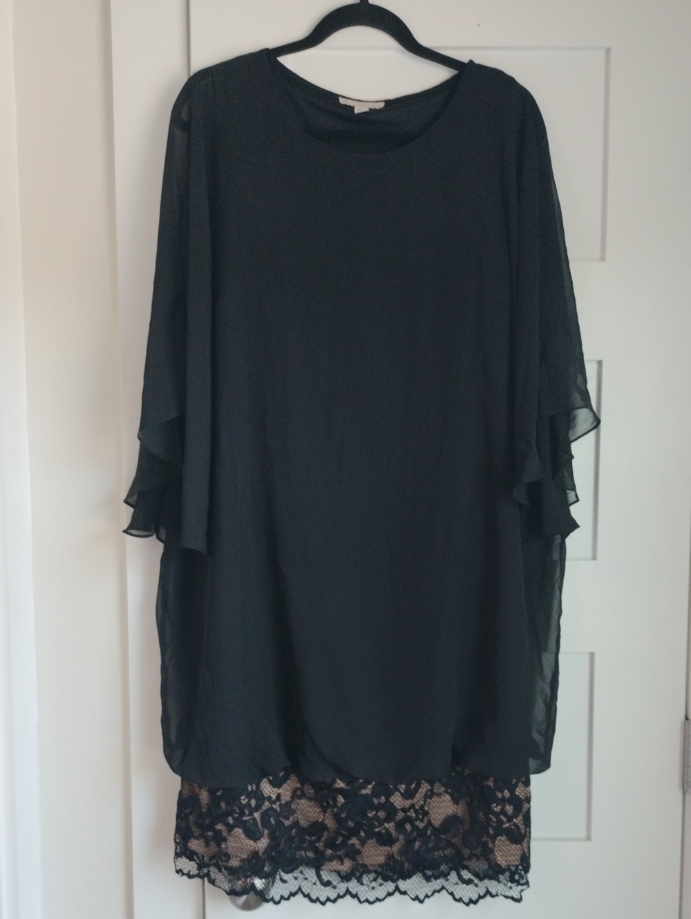 Established 1962 Elegant Black Chiffon Lace-Hem Dress